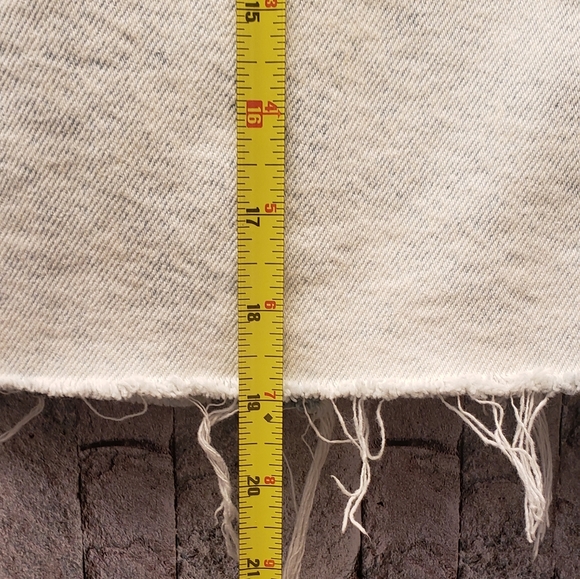 Acid-Wash Cropped Denim Jacket - Picture 3 of 10